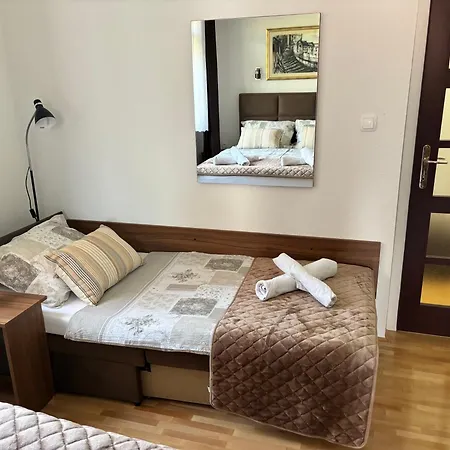 As Apartment *